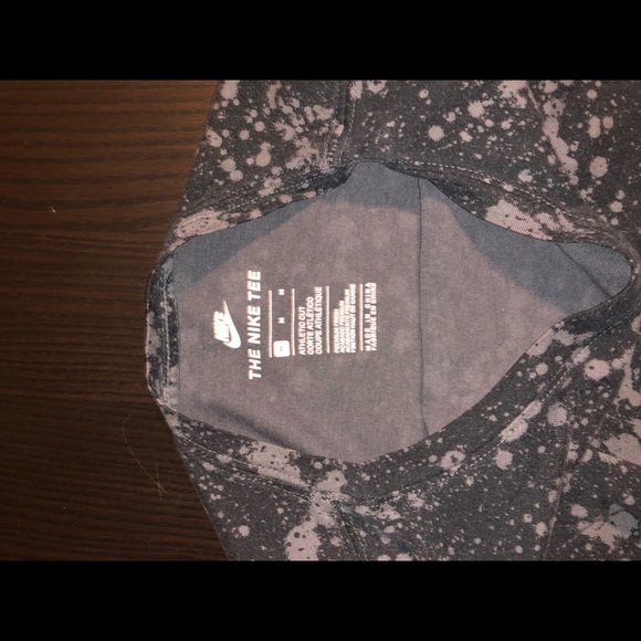 Nike tee - Picture 2 of 3